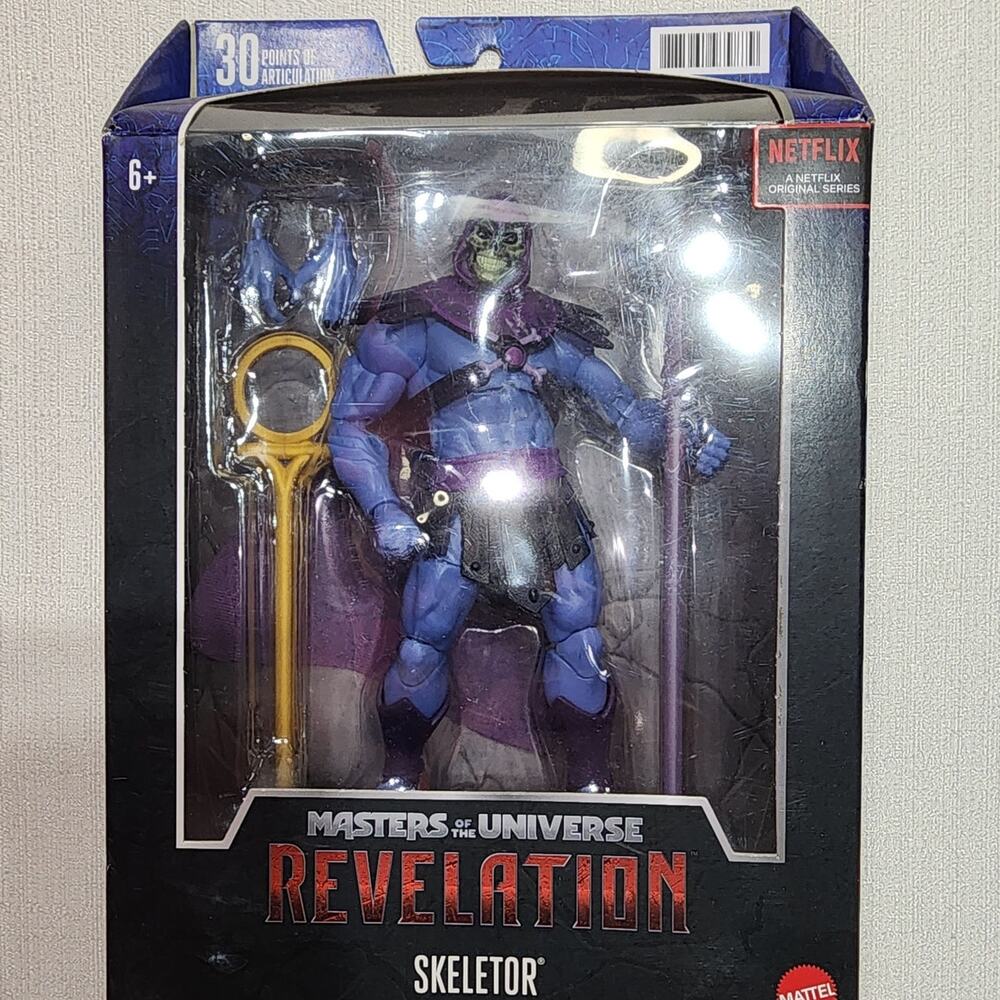 Master of the universe revelation Skeletor figure